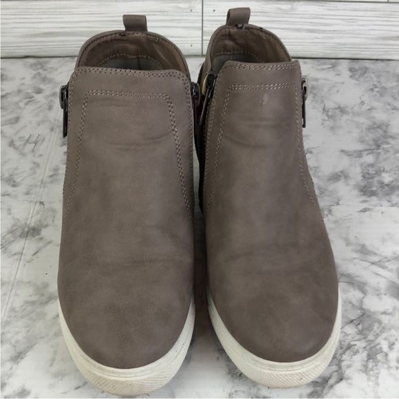 Taupe wedge shoes - Picture 2 of 9